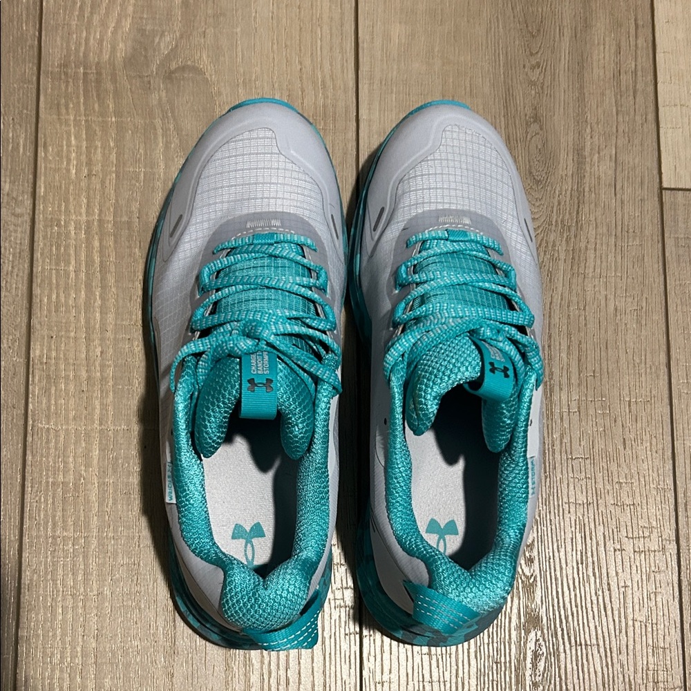 Under Armour Turquoise and Light Gray Athletic Shoes